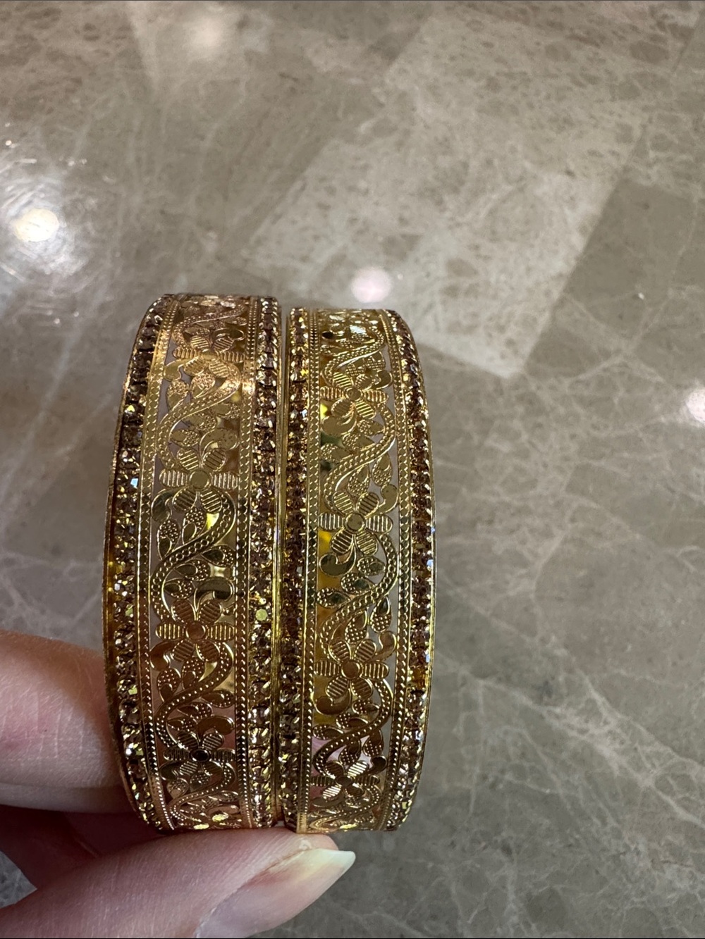 Pair of Elegant Gold Filigree Women's Bangle Bracelets